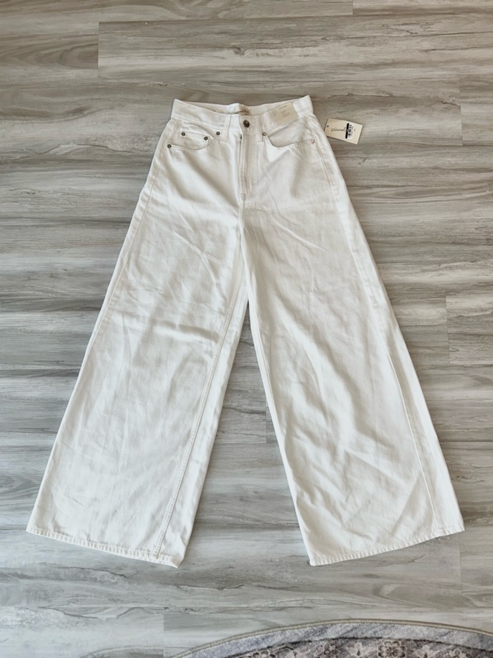 NWT UNIVERSAL THREAD Wide-Leg Hi-Rise Jeans - Picture 2 of 7